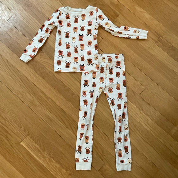 [3 for $15] OLD NAVY Holiday Reindeer Pajama Set (6T) - Picture 1 of 7